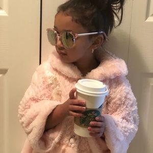 Meet your Posher, Evelyn